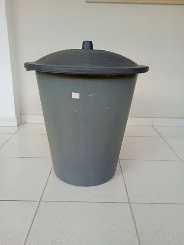Balde de plástico 100l