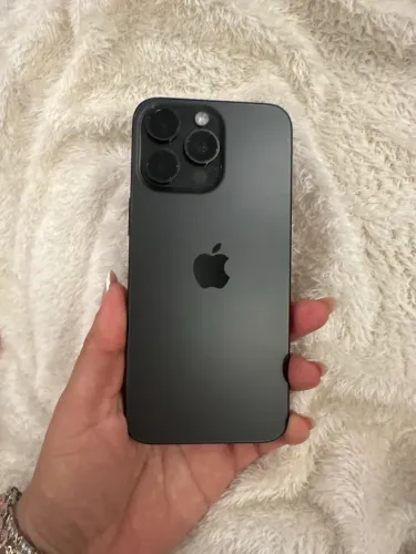 iPhone 15 pro Max sem arranhões e ótimo estado de bateria