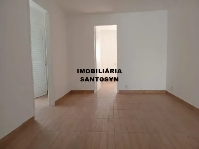 casa linear com sala, 2 quartos, quintal, Ramos - Rio de Janeiro - RJ
