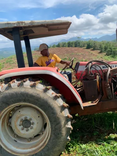 Trator Massey Ferguson advanced