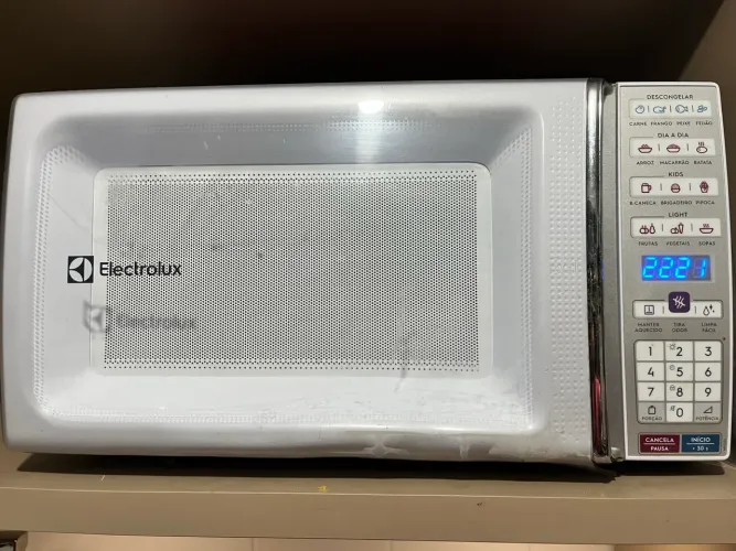 Micro-ondas Electrolux 34L - usado bom estado