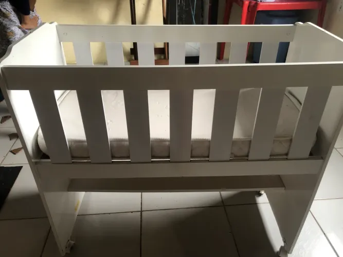 Vendo Berço, banheira suporte e Balde