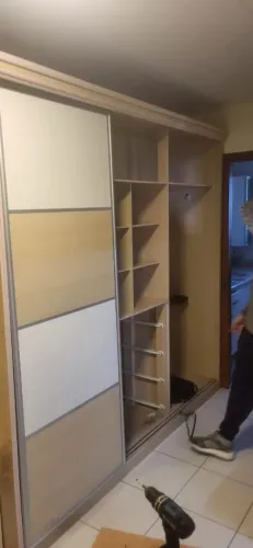 Guarda roupa 3 portas grande a venda
