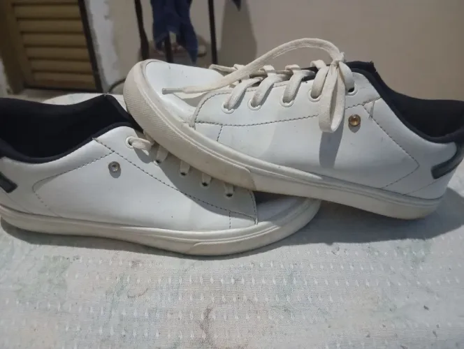 Vende-se tenis