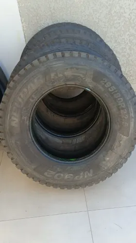 Pneu misto 295/80 R22.5 Neupar
