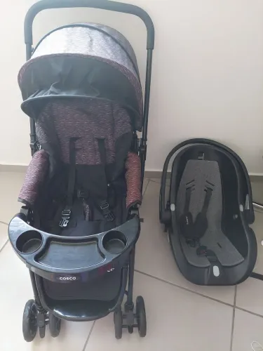 Carrinho de bebê + Bebê Conforto Cosco Reverse