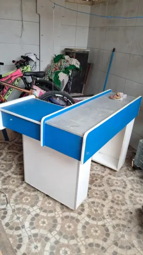 Vendo Balcão de caixa toda conservada pra vender logo