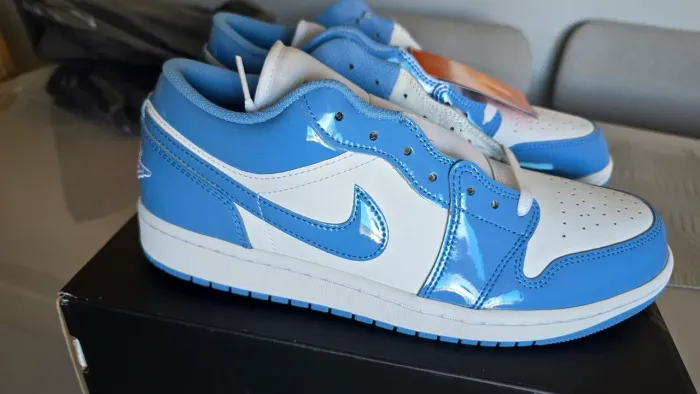 Air Jordan 1 Low SE White Legend Blue - 42 - novo