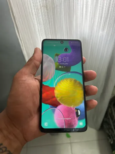 Celular A51 conservado 
