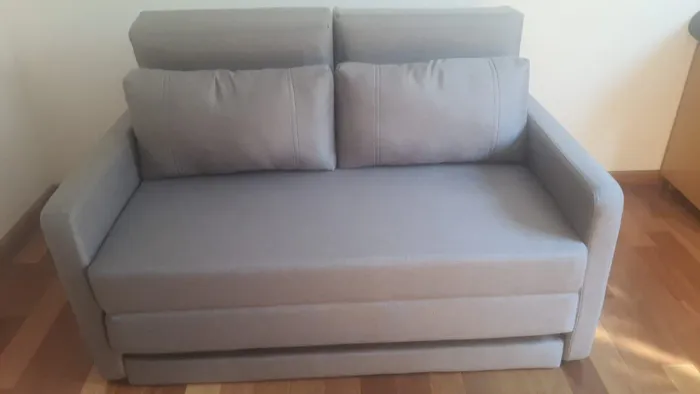Sofá cama semi-novo 