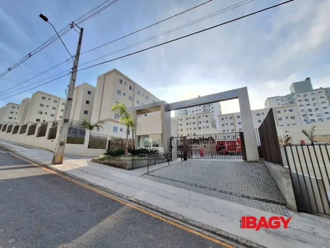 Excelente Apartamento 2 dormitório(s) em Areias - São José