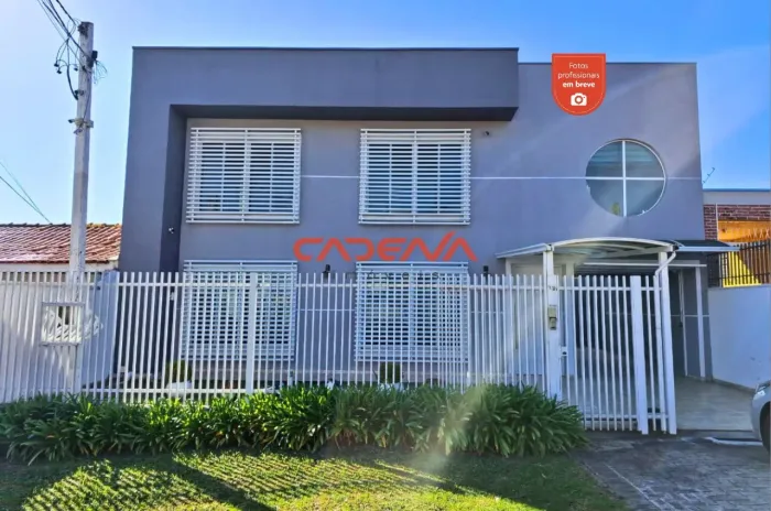 Casa comercial com 6 vagas para aluguel no Parolin