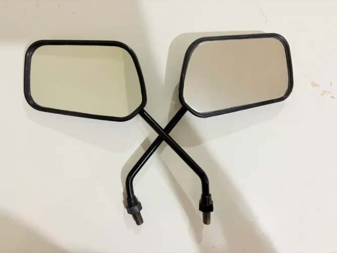 Par de Retrovisores para Moto Universal (Honda / Yamaha / Suzuki)
