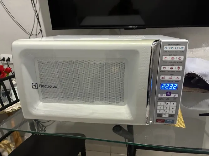 Microondas Electrolux MEO44 Semi Novo