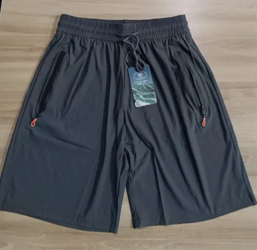 Shorts modelo longo e curto