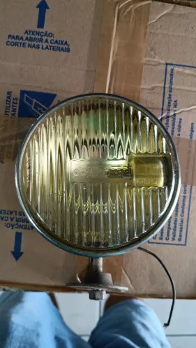 FAROL DE MILHA CARELLO AMARELO PRA CARRO ANTIGO 