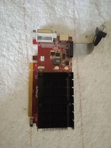 Placa de vídeo AMD RADEON 5450