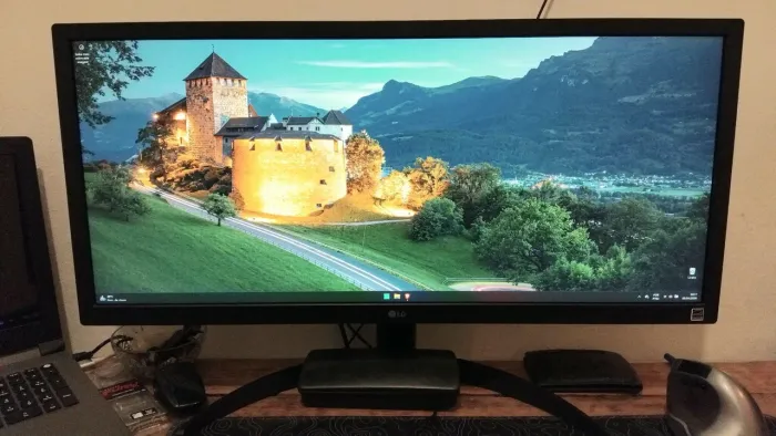LG ultrawide Monitor 26"