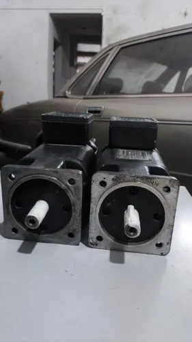 Kits Servomotores de corrente contínua WEG com drive