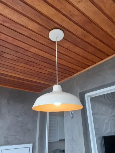 Luminária pendente em alumínio - Cor branca com cobre