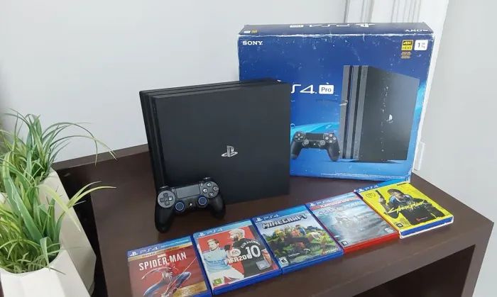 PS4 Pro + 5 Jogos | Completo | Ótimo Estado