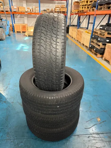 Vendo 4 pneus aro 18 Michelin, 3 pneus estão em ótimo estado 1 está com remendos