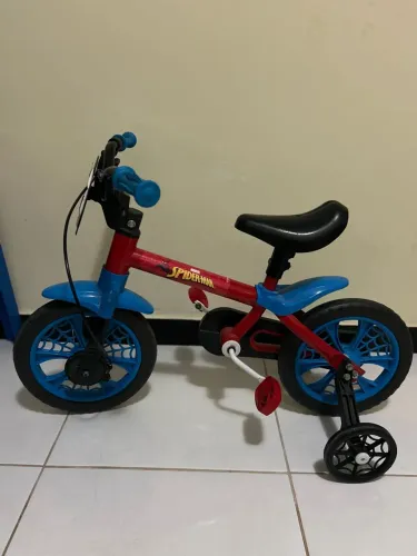 Bicicleta infantil Homem-Aranha