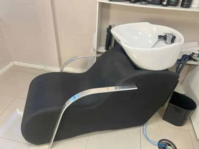 Lavatório para salão de beleza acompanha aquecedor lorenzetri 220v