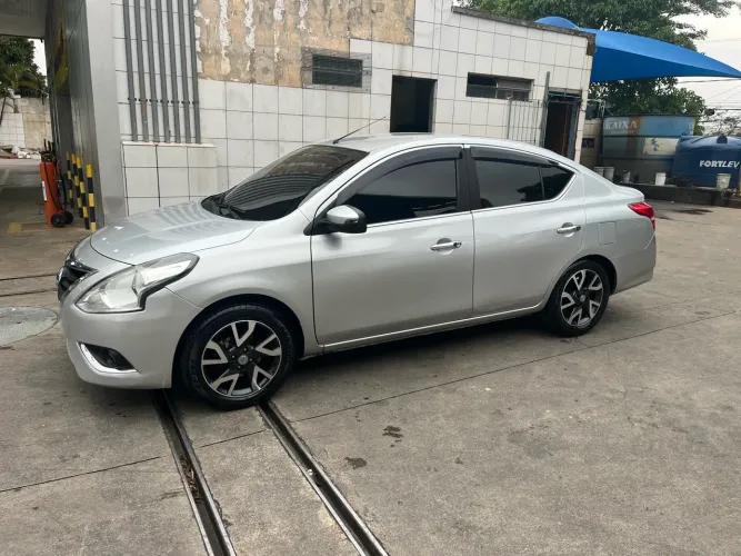 Nissan Versa SL 1.6 16V Flexstart 4P Aut. 2017