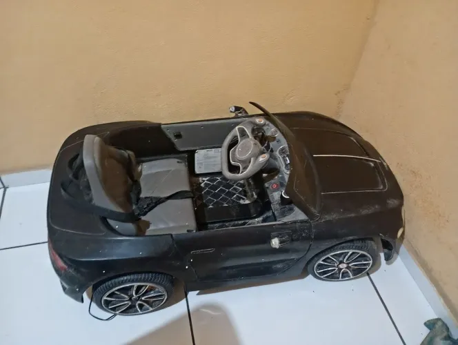 Vendendo carro infantil elétrico valor 450