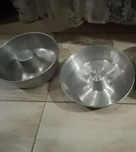 Vendo 2 formas de bolo ou pudim redondas