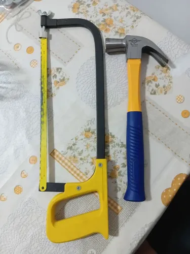 Martelo e serra ...