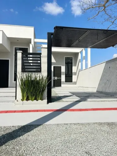 CASA NOVA E PRONTA PARA MORAR COM 02 DORMITÓRIOS E ÁREA COM PISCINA, EM BARRA VELHA - SC