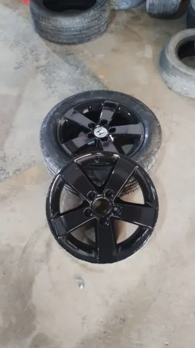 Vendo 4 rodas com pneus originais do New Civic g8 