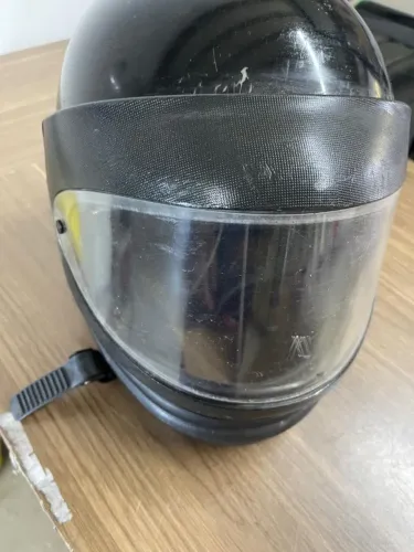 Capacete infantil preto 00000000003
