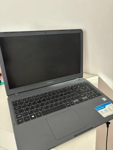 Notebook Samsung Essentials 15.6 | 4 GB RAM | HD 237 GB