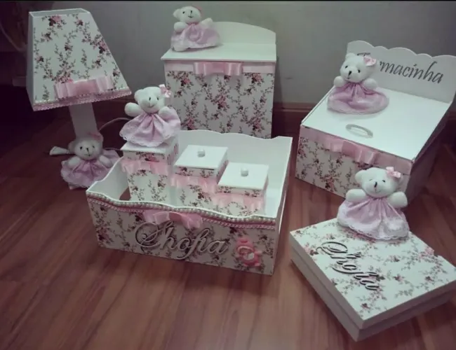 Kit higiene em MDF de menina