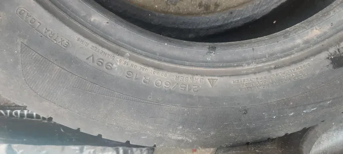 Pneus aro 16 215/60