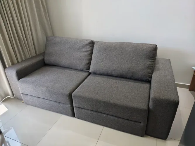 Sofá cama retrátil 4 lugares.