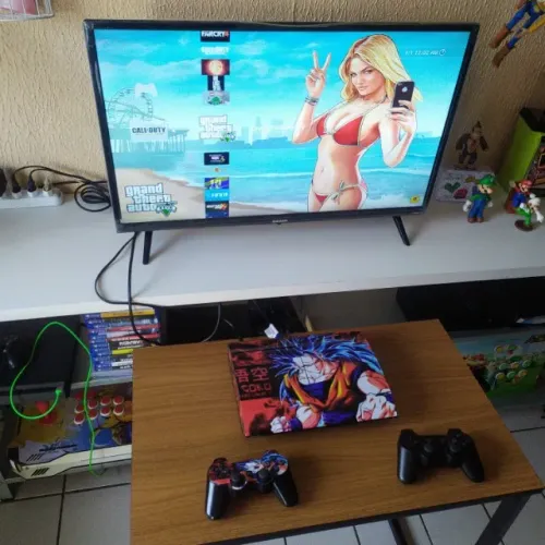 Ps3 des. cheio de jogos de controles
