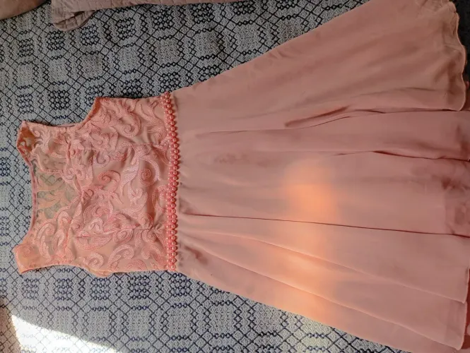 Vestido rosa pastel com pérolas rosas semi novo PERFEITO (apenas 2 vezes de uso)