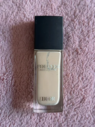 Base líquida Dior Forever Skin Glow 