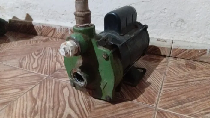 bomba de água funcionando