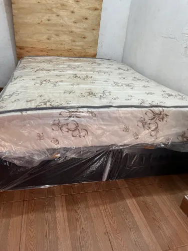 Cama queen