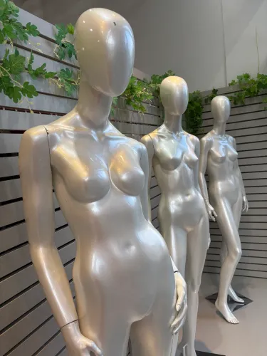 Manequim feminino fibra de vidro 