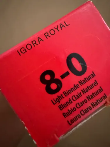 Tintura Schwarzkopf Professional Igora royal Naturalstom 8-00 para cabelo. 