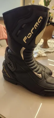 Bota esportiva FORMA