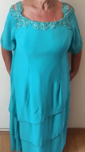 VESTIDO DE FESTA AZUL CLARO COM PEDRARIAS - EXTRA G
