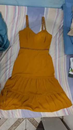 Vestido longo, cor mostarda em ótimas condições usado poucas vezes