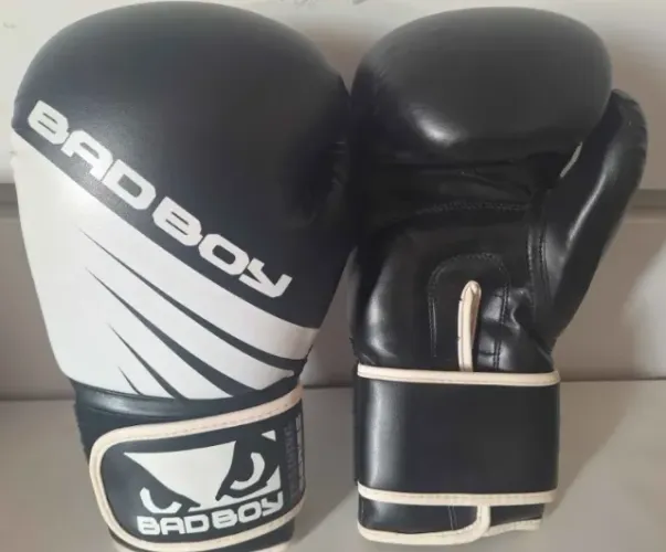 Par de Luvas Boxe Bad Boy 14 oz Preta e Branca